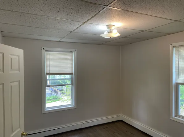 19 Andrews Ave, West Warwick, RI 02893