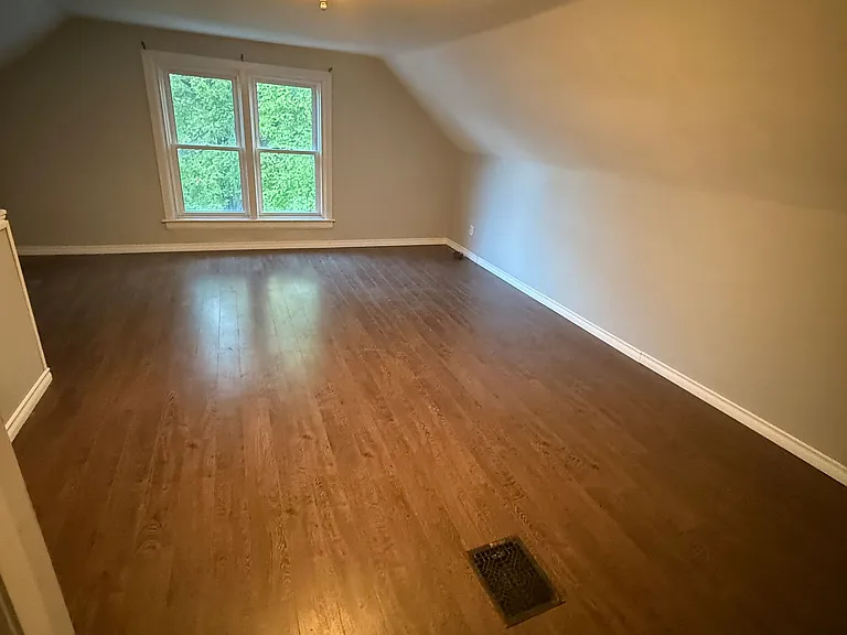 46 Grove St #UPPER — Photo 1