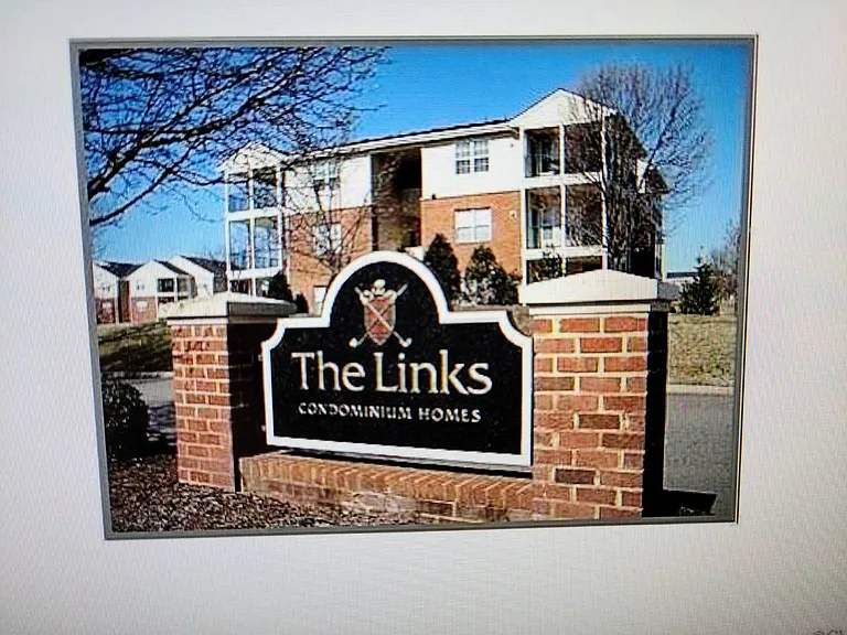 9410 Links Ln #H — Photo 1