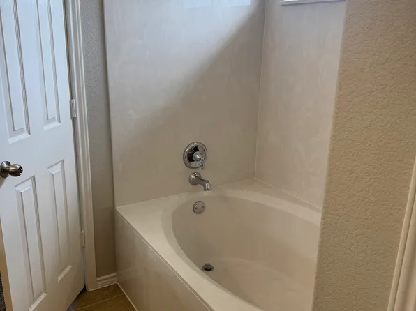 318 Wimberley St, Hutto, TX 78634