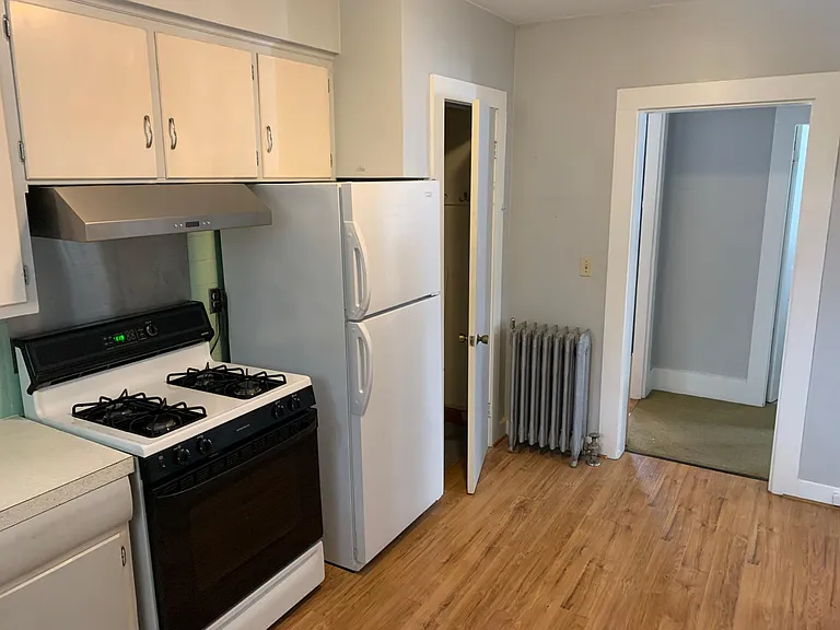 305 Maple St #6 — Photo 6