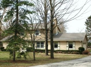 2823 Farview Dr, Richfield, WI 53076