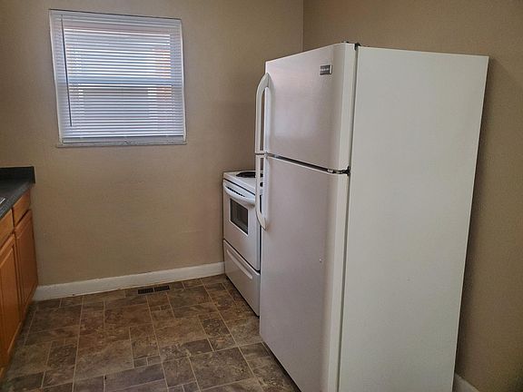stove and refridgerator