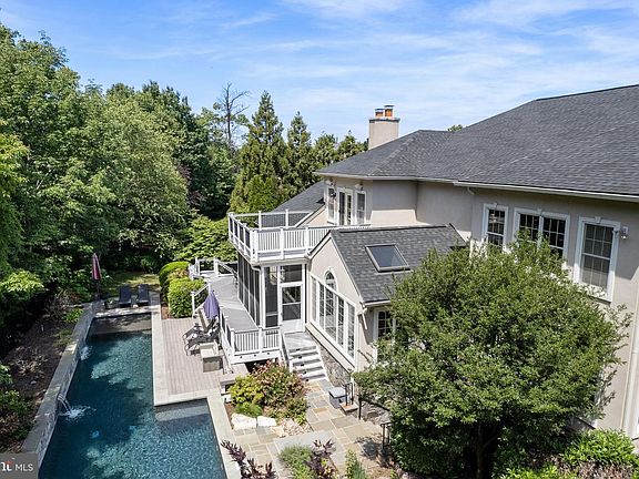 4th image of 43589 Edison Club Ct