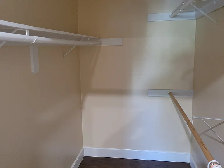 1731 Barry Ave #118 — Photo 9