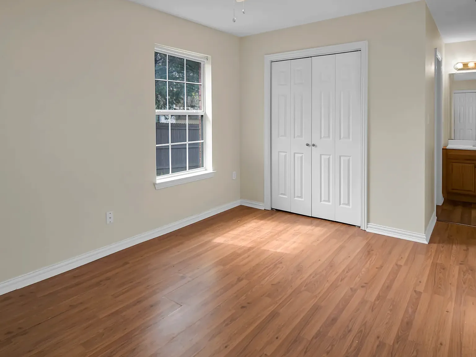 3 bed, 2.0 bath, 1306 sqft, $2,500 — Photo 4