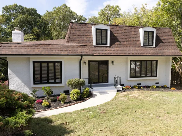 9139 Robert Frost Ln, Charlotte, NC 28213