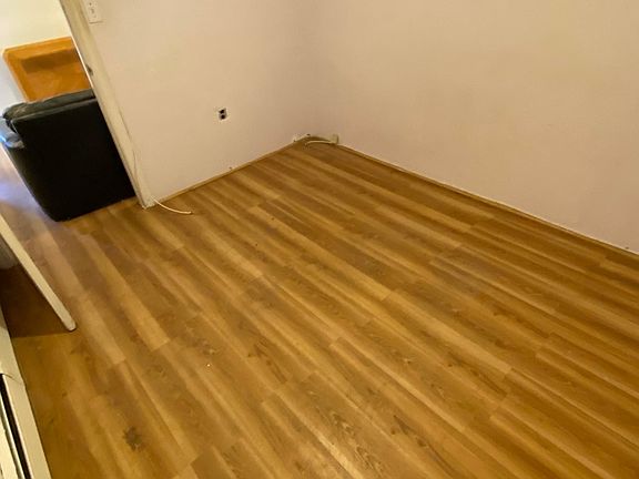 4th image of 9508 Seaview Ct