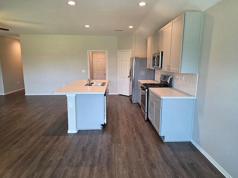 20714 Southern Woods Dr — Photo 11