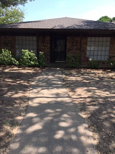 1st image of 3101 Fox Hill Dr