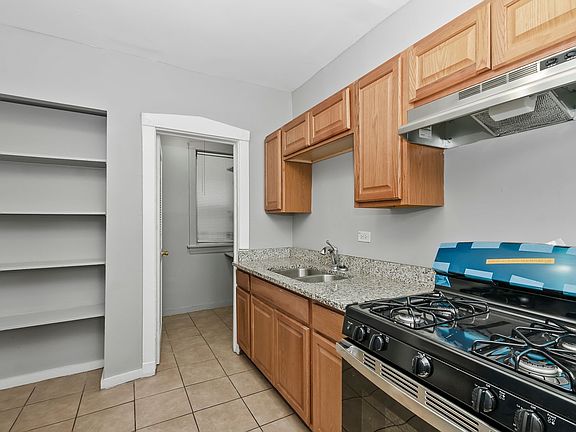 2nd image of 7024-7026 S Clyde Ave #1S