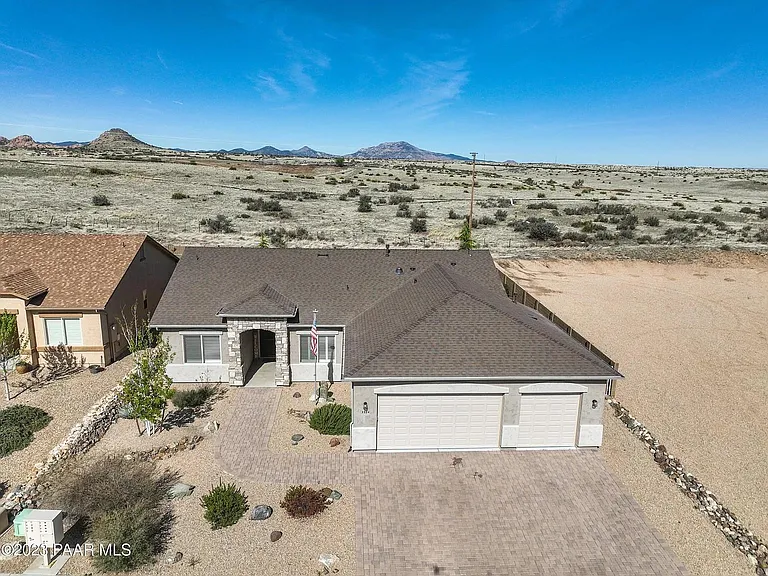 5524 N Foster Pl — Photo 3