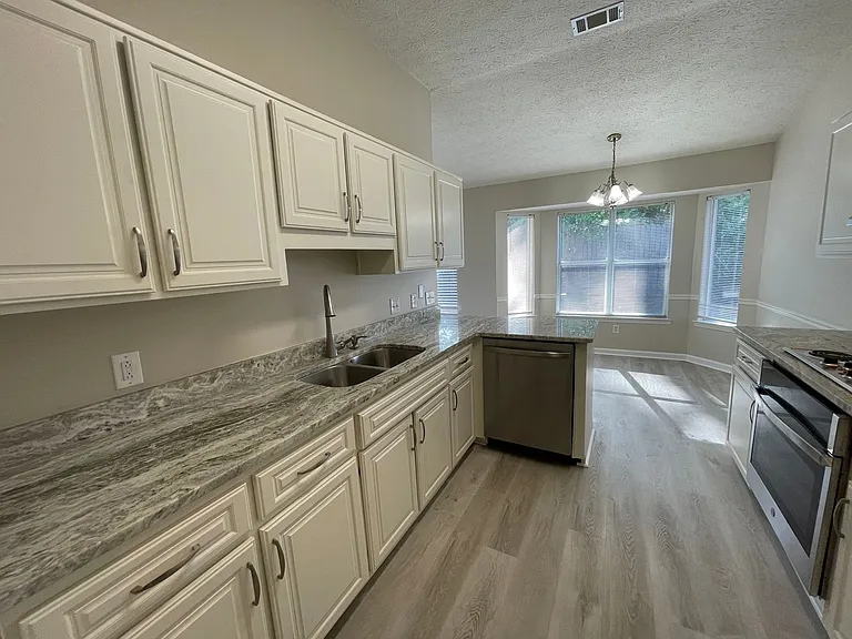 140 Treasure Palm Dr — Photo 10