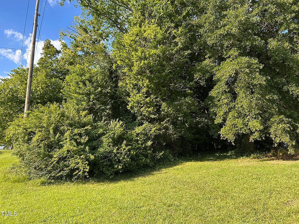 1st image of 384 N Bickett Blvd