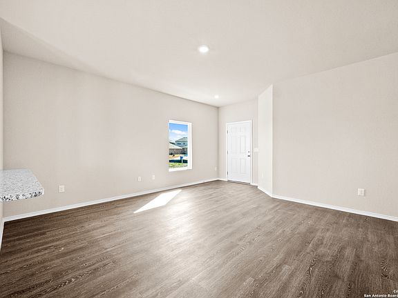 4th image of 4227 Legend Heights