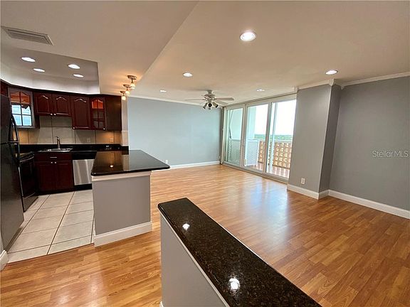 4th image of 4015 Bayshore Blvd APT 17B