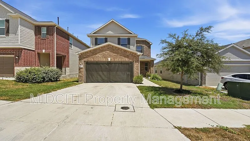 3 bed, 2.5 bath, 2225 sqft, $1,900 — Photo 1