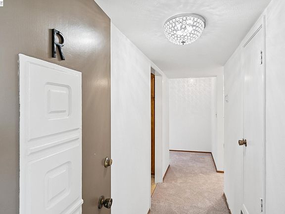 5th image of 1701 Central Ave APT R