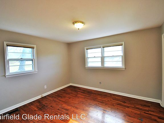5th image of 344 Halstead Dr