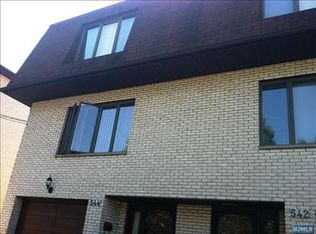 544 Hillside St, Ridgefield, NJ 07657