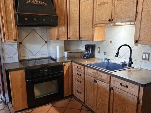4th image of 2260 SW 3rd St