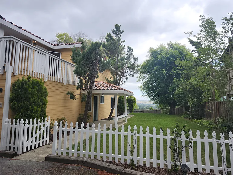 2542 Mockingbird Hill Rd — Photo 1