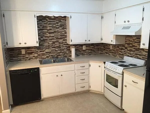 3 bed, 2.5 bath, 2064 sqft, $1,600 — Photo 2