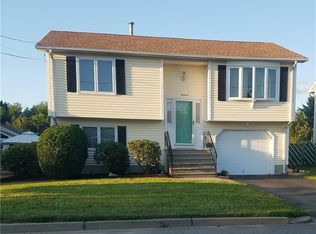 19 Urbana St, Cranston, RI 02920