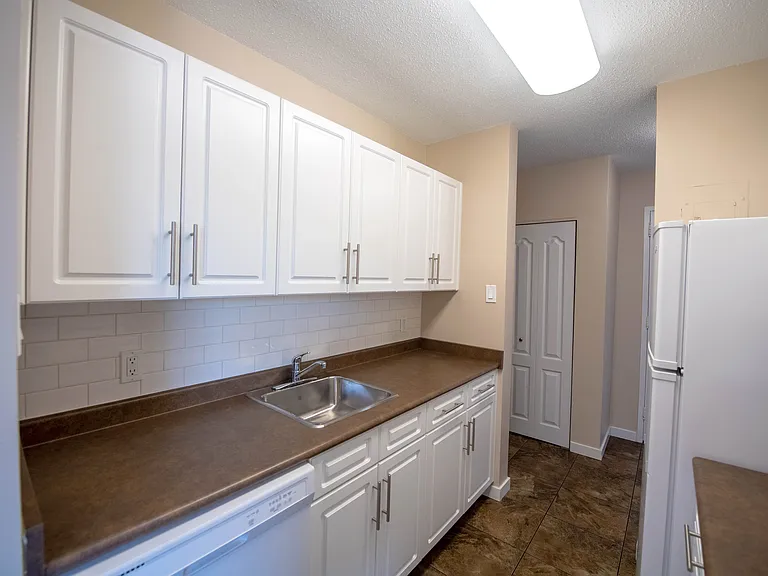 1099 Grant Ave — Photo 11