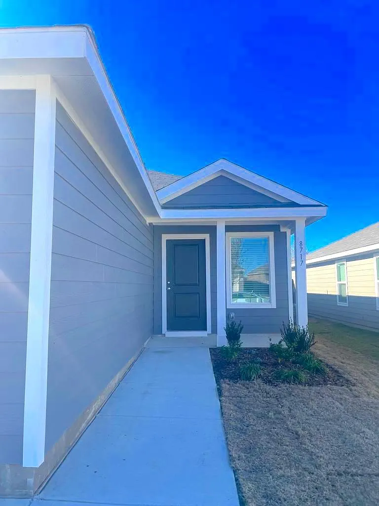 Building Photo - Whistling Duck Dr
