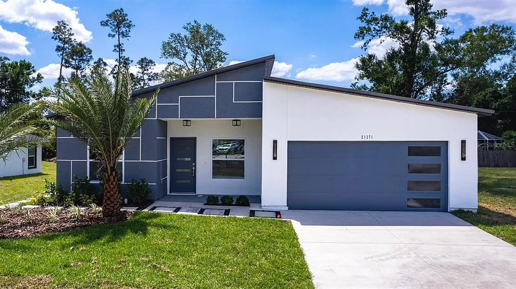 5 bed, 3.0 bath, 2295 sqft, $2,150 — Photo 1