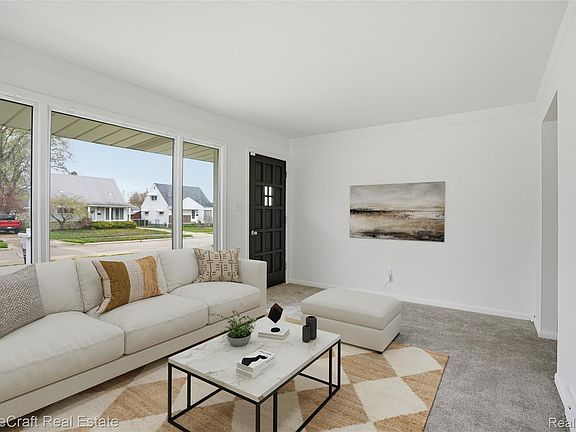 4th image of 28629 James St