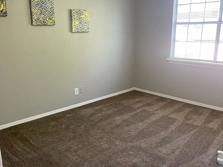 South Point Apartments — Photo 18