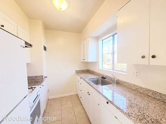 3rd image of 1108 Chula Vista Ave #11525208