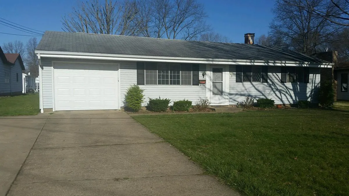 208 S Fairview Ave photo 1