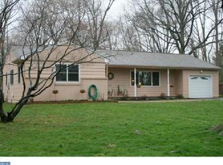 23 Llanfair Ln, Ewing, NJ 08618