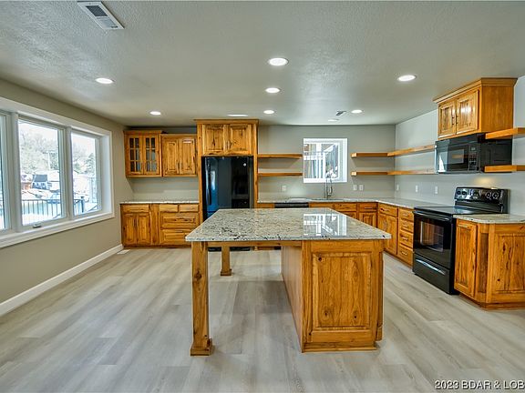 2nd image of 30921 Wexford Ln