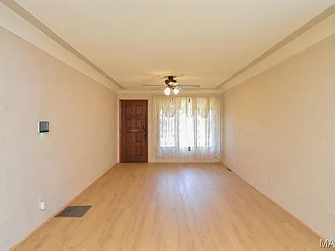2949 Iowa St — Photo 5