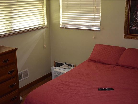 4th image of 2710 S Kenyon Dr