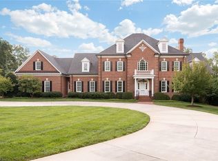 8 Sailview Cv, Greensboro, NC 27455