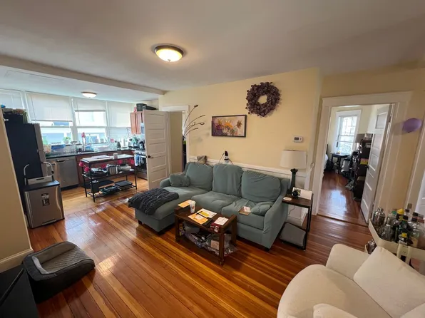 322 Beacon St #6, Somerville, MA 02143