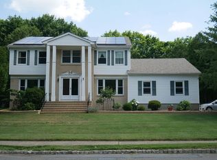 5 Carter Dr, Marlboro, NJ 07746