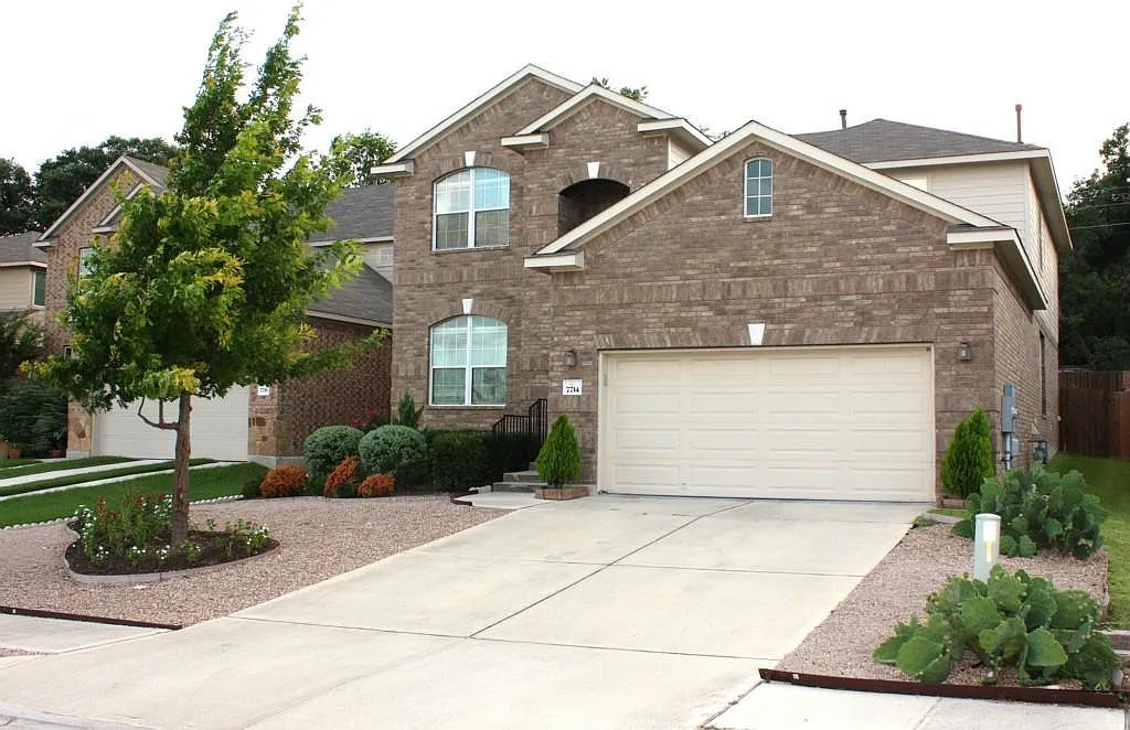 4 bed, 2.5 bath, 2454 sqft, $2,750 — Photo 1