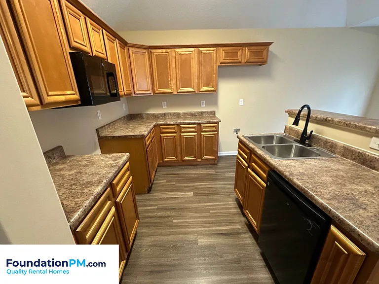 10087 Mill Hill Ave — Photo 3