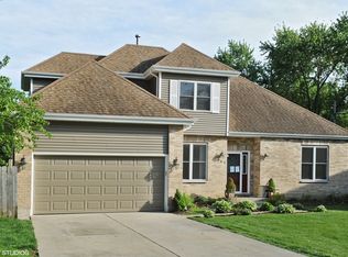 164 6th St, Wheeling, IL 60090