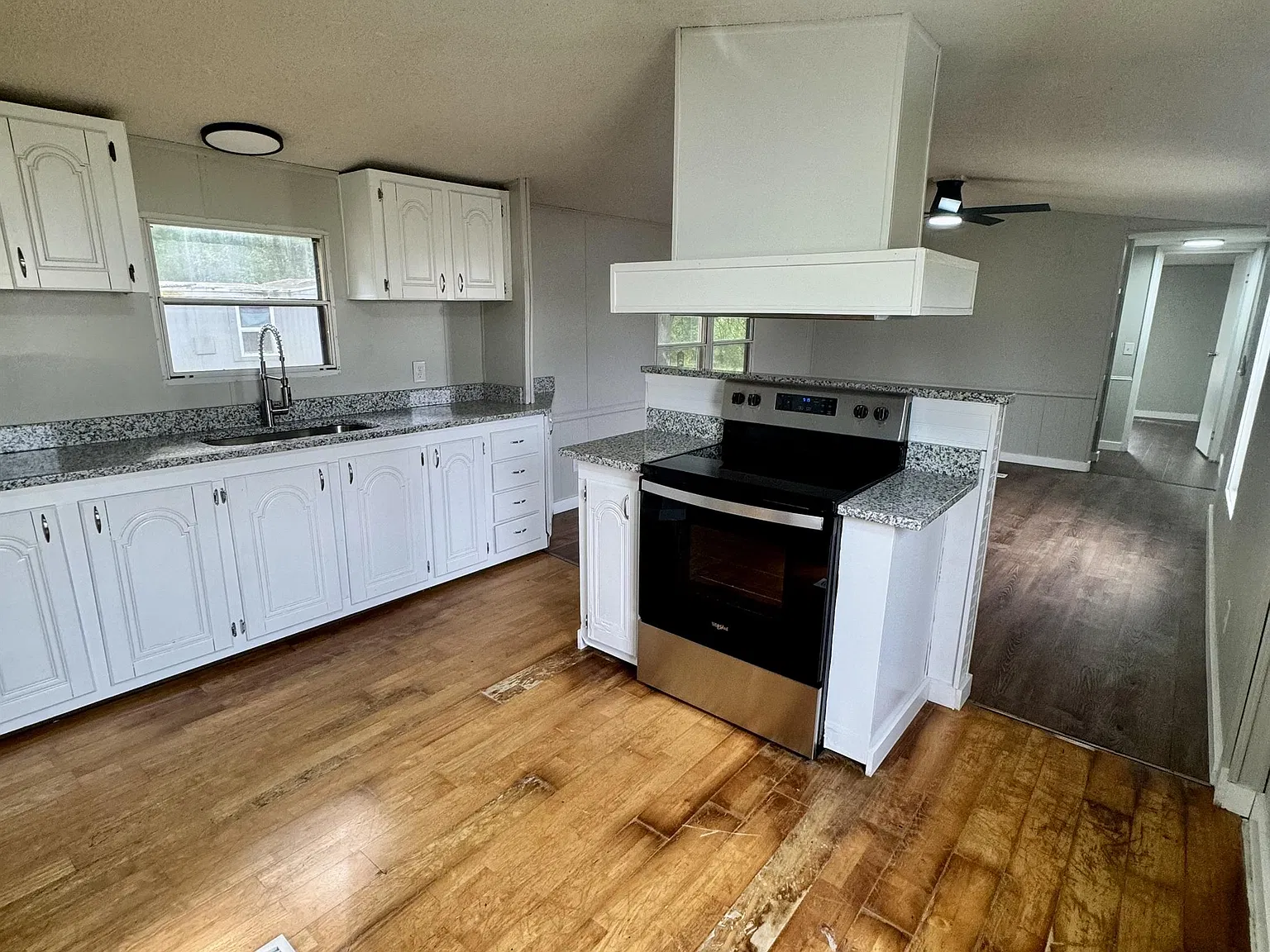 400 Abercrombie Rd — Photo 4