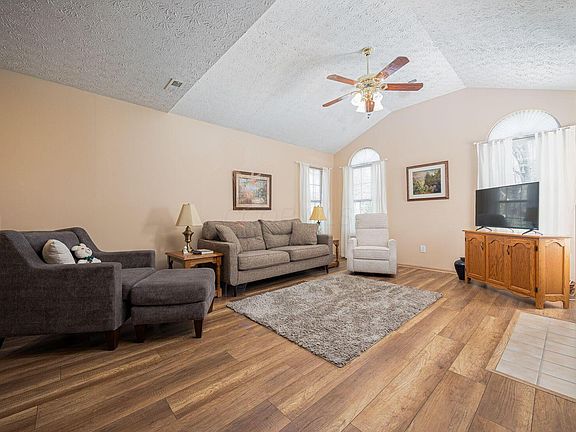 5th image of 391 Windemere Cir