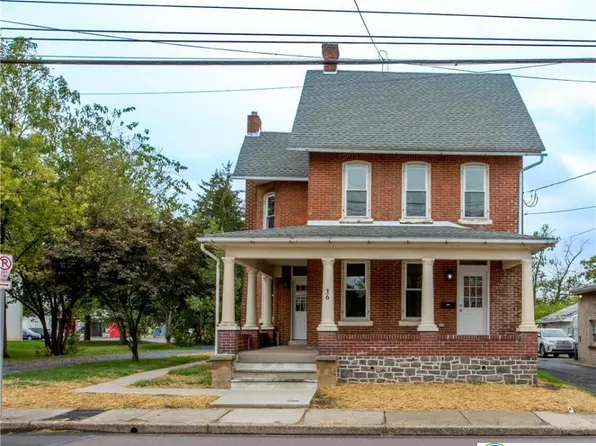36 S Main St, Trumbauersville, PA 18951