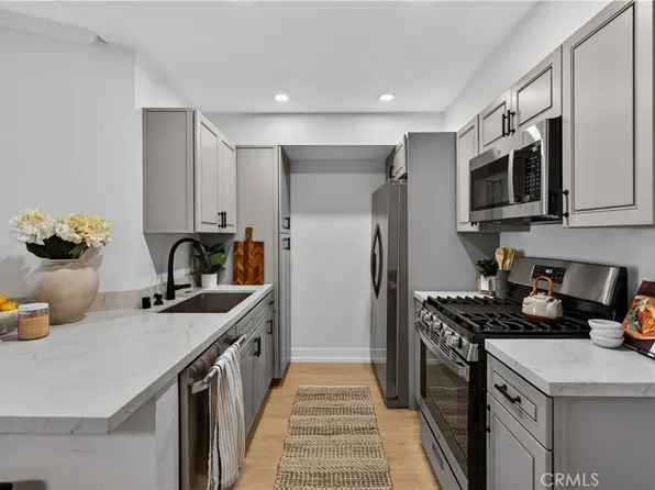 5550 Owensmouth Ave APT 123, Woodland Hills, CA 91367
