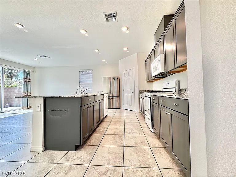 4258 Tarim St — Photo 18